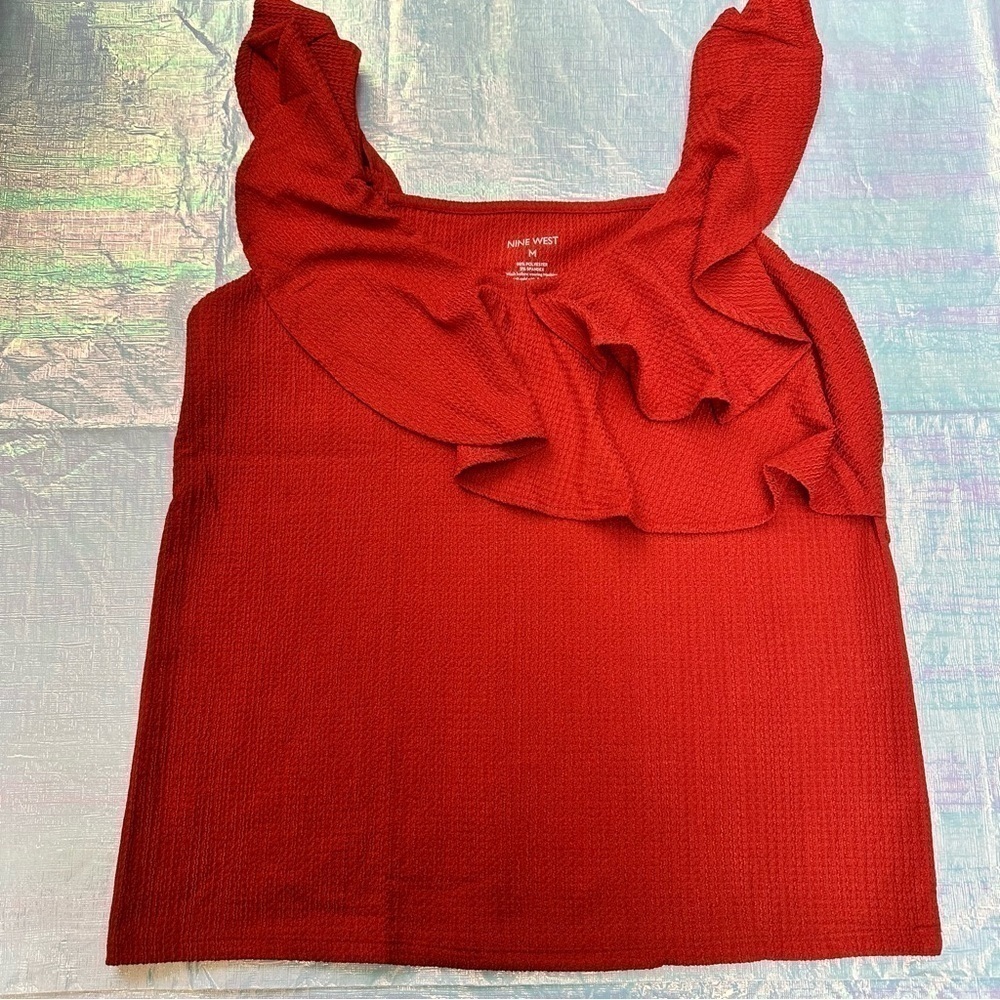 Nine West Women’s M Tiered Flutter Sleeveless Top Dogwood Leaf Red - Picture 5 of 14